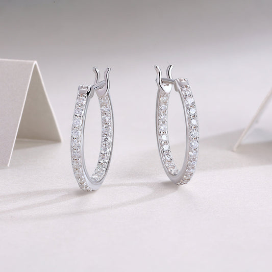 Luxurious Moissanite Silver Ear Rings With Flowing Luster
