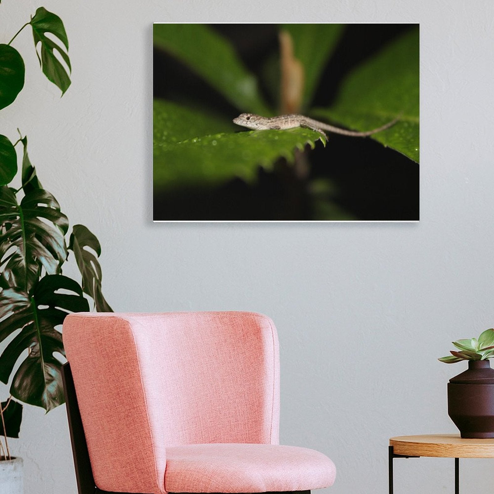 Leaf Lounge: The Lizard’s Retreat Hanging picture Frame Canvas Print 40×30cm (Horizontal)