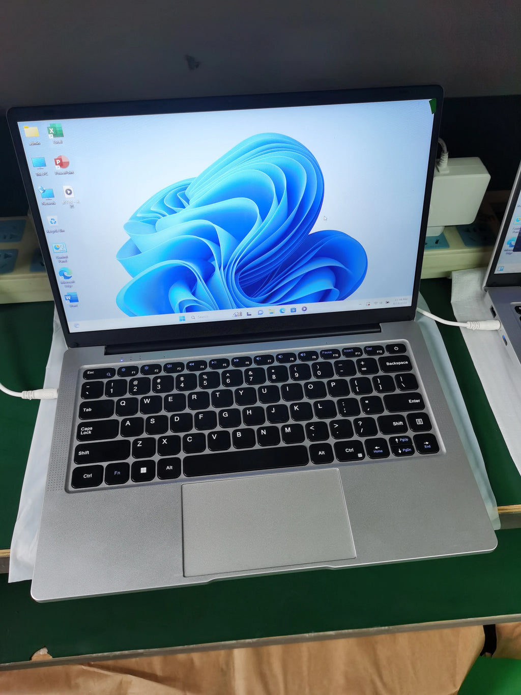 14 Inch Windows 11 Intel Celeron N4000 Dual Wifi Webcam Thin Portable Silver SSD 256GB School Students Laptops Computer