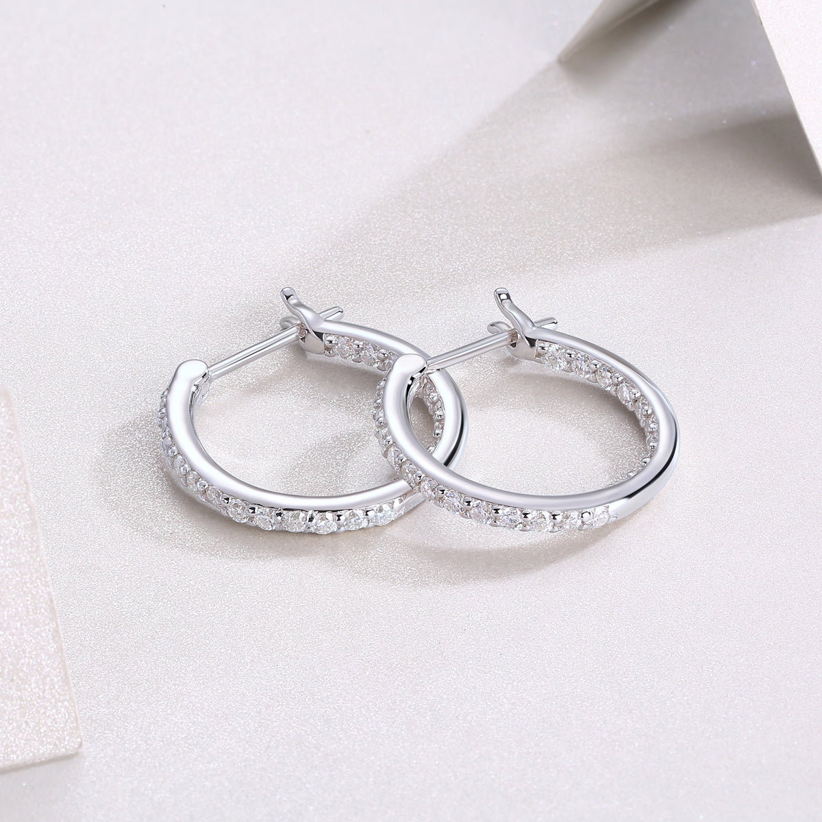 Luxurious Moissanite Silver Ear Rings With Flowing Luster