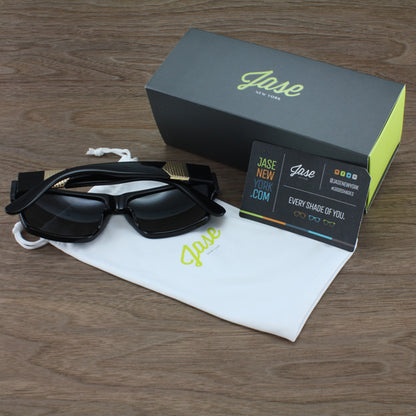 STYLE & LUXURY -Jase New York Carter Sunglasses in Black