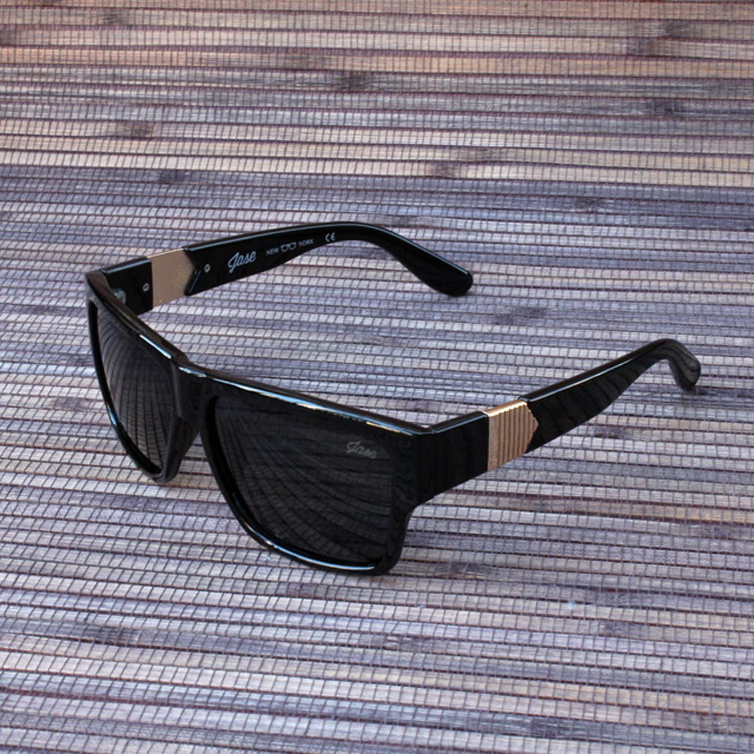 STYLE & LUXURY -Jase New York Carter Sunglasses in Black